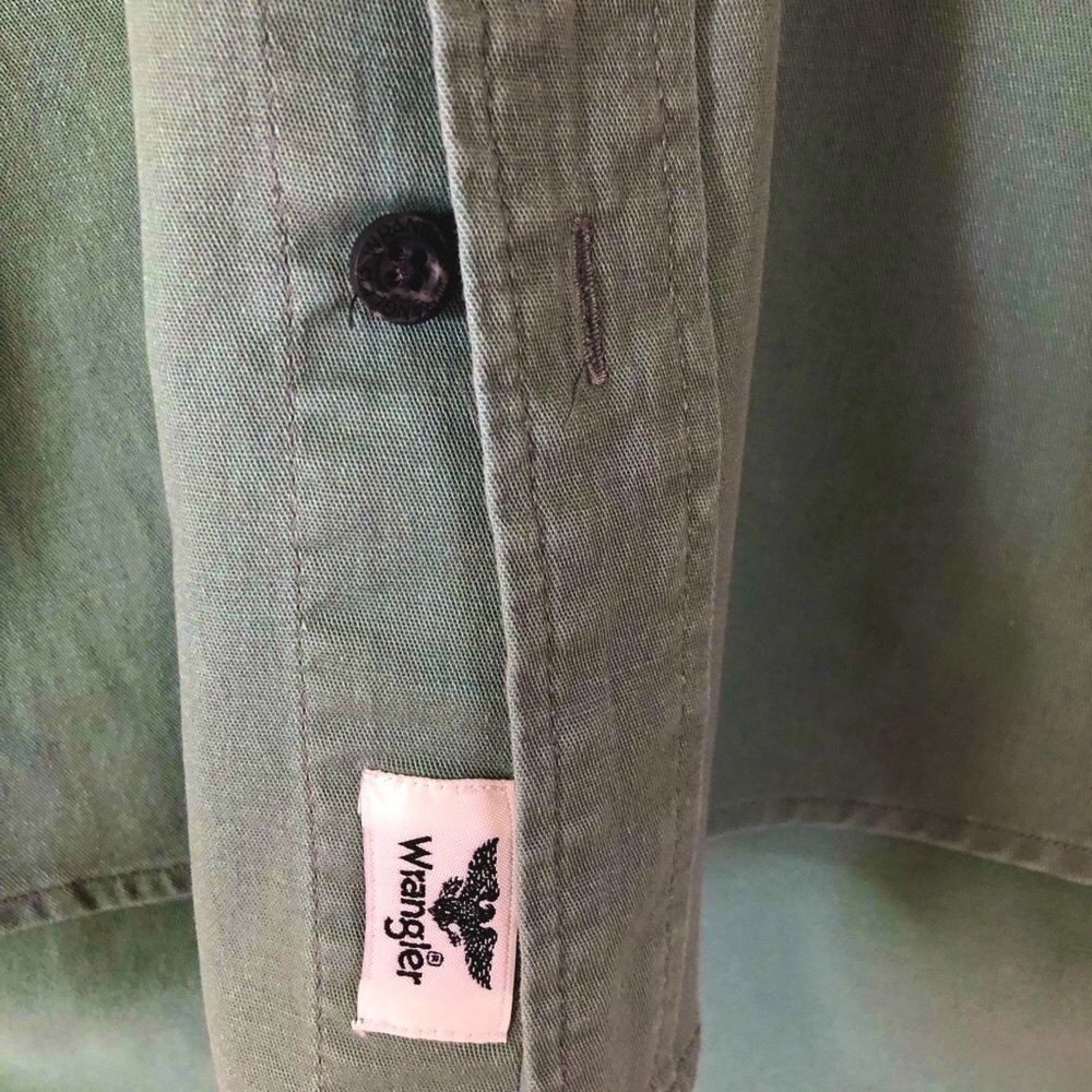 Wrangler button down short sleeved - Picture 3 of 4